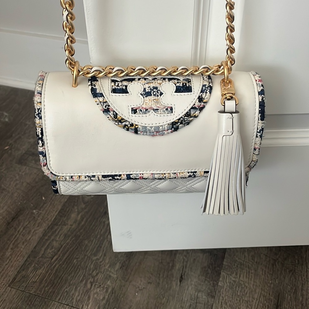 Beautiful Tory Burch tweed bag in white cream